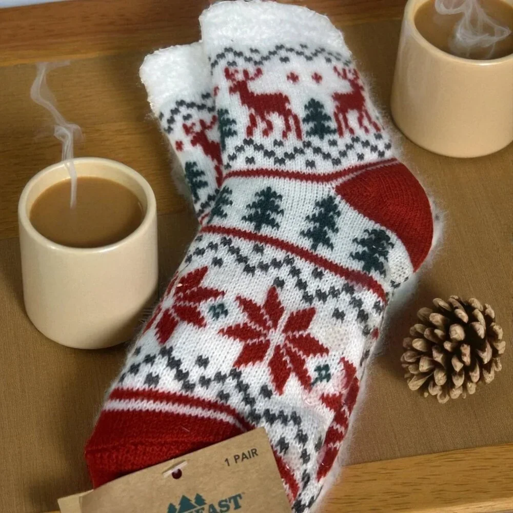 Northeast Outfitters Cozy Cabin Crew Socks Youth Small 10K-4 Reindeer NEW Comfy